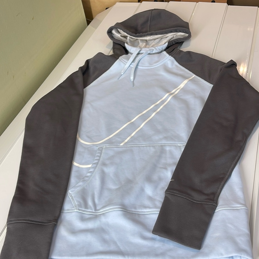 Nike therma-fit hoodie nwt